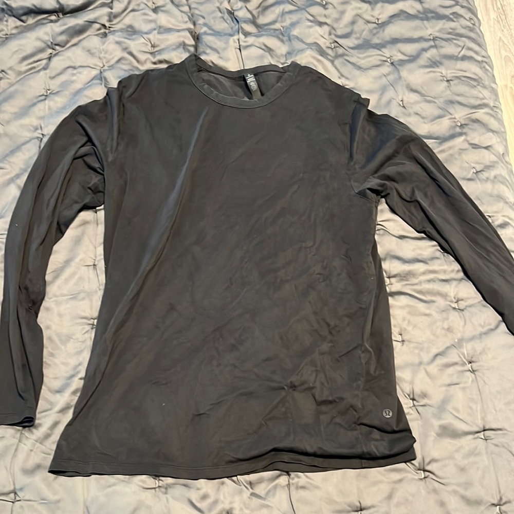 Lululemon fundamental T-shirt long sleeve in black size L